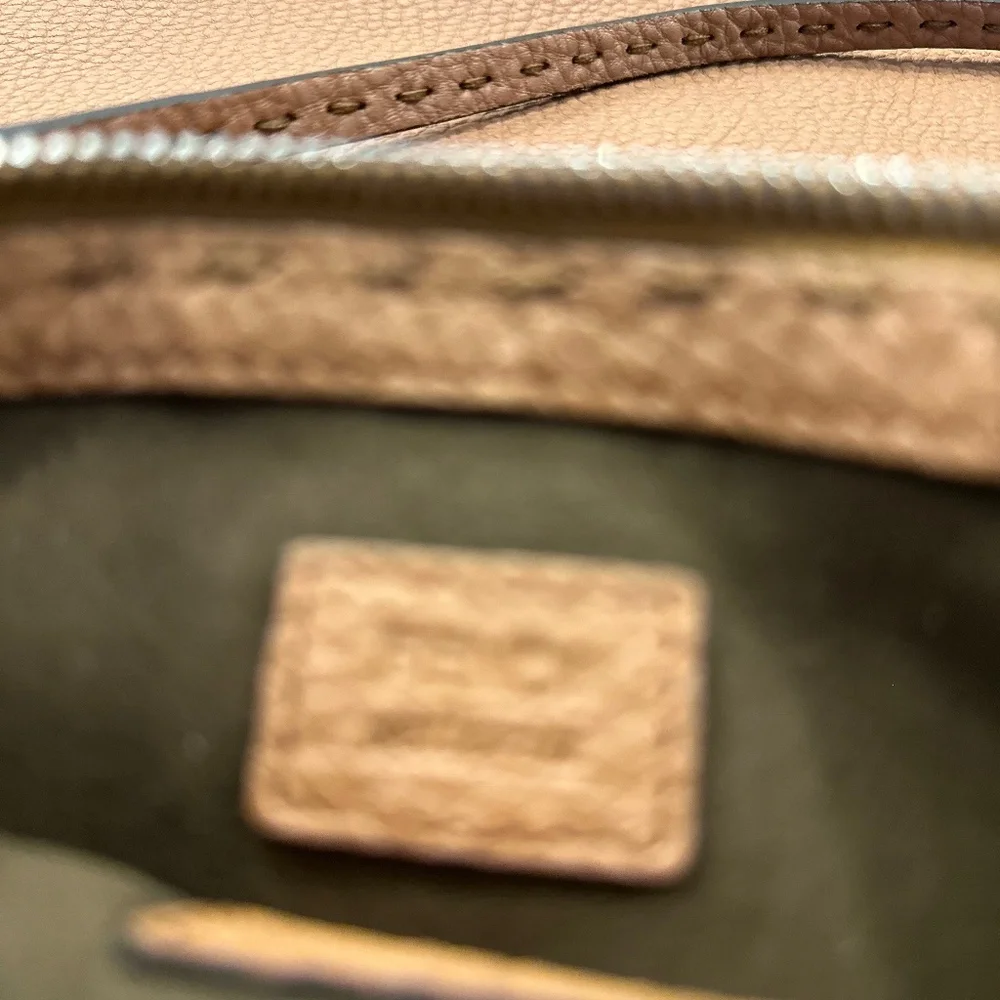 Fendi Tote Bag - Picture 6 of 11